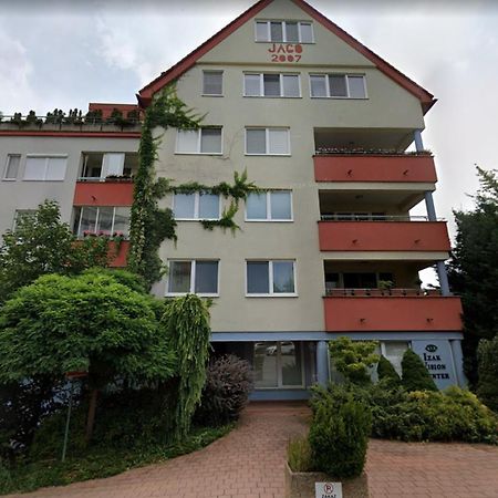 Alure Residences 2 & 24H Self Check-In, Parking In The Garage In The Apartment Building Included, New Building, Terrace, Green Location With A Forest Park With A Lake, Children'S Playground Banska Bystrica Exterior photo
