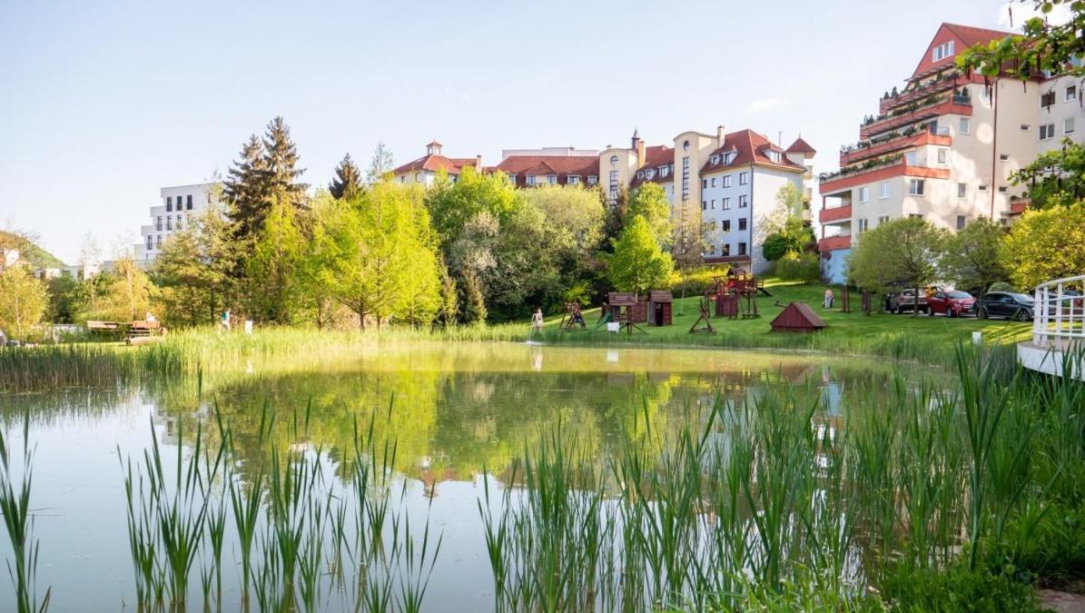 Alure Residences 2 & 24H Self Check-In, Parking In The Garage In The Apartment Building Included, New Building, Terrace, Green Location With A Forest Park With A Lake, Children'S Playground Banska Bystrica Exterior photo